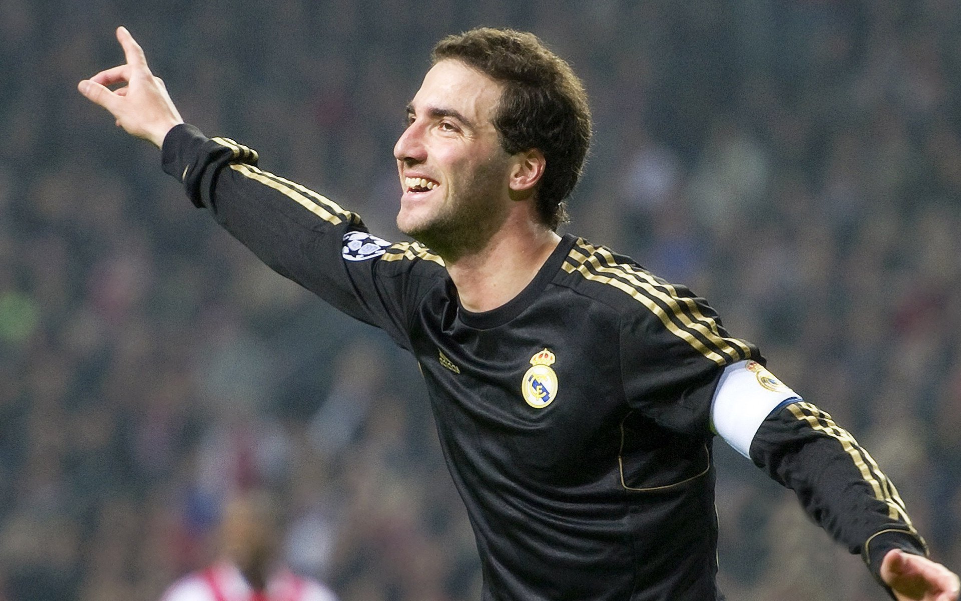 德式风暴席卷伊蒂哈德,哈弗茨率勒沃库森轻取曼城,战术纪律战胜巨星云集