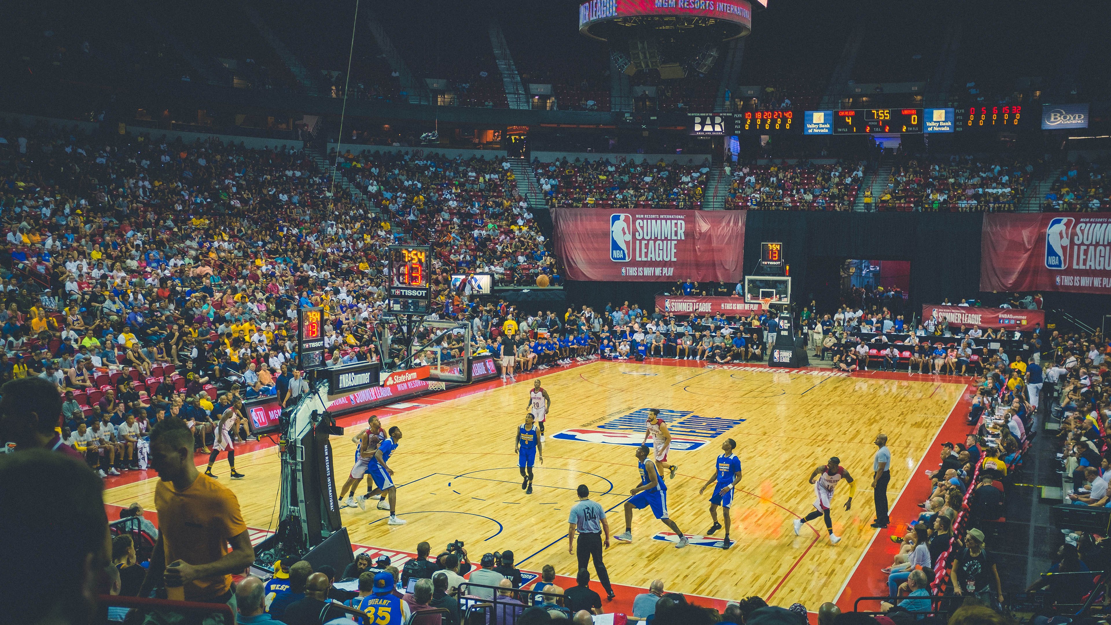 逆转之夜，辛纳扛起全队，年终总决赛的拉沃尔杯式奇迹