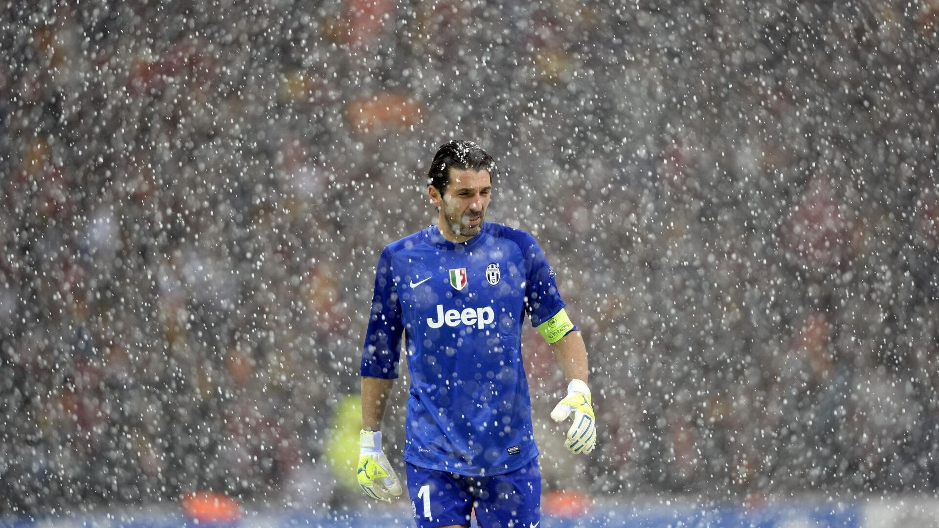 命运弯道，当梅赛德斯的险胜撞上诺里斯的破晓